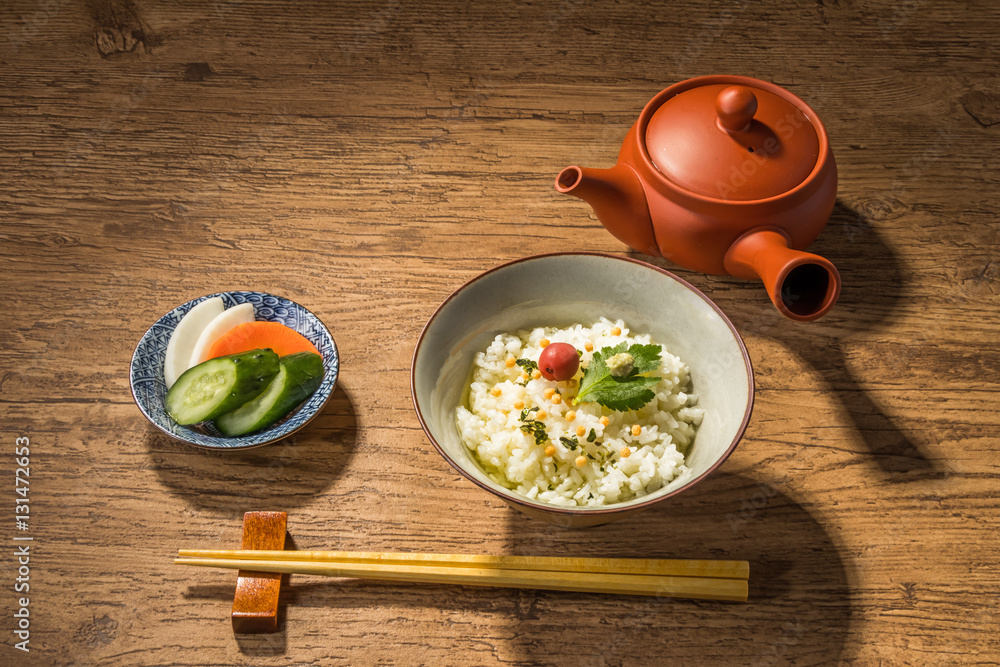 お茶漬けセット　 bowl of rice soaked in hot green tea