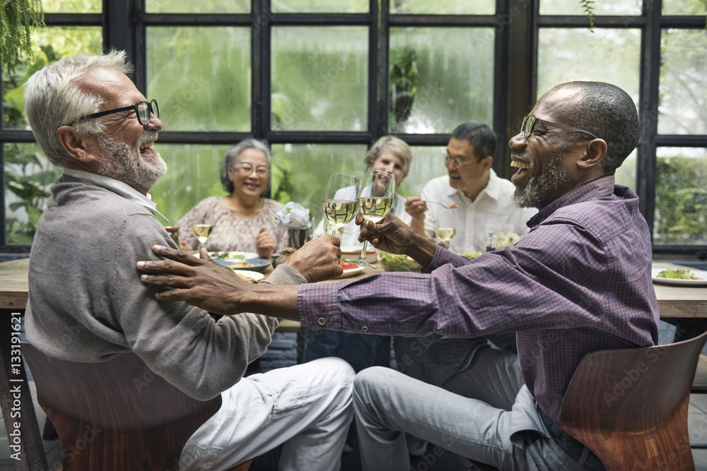 老年退休群体遇见幸福观