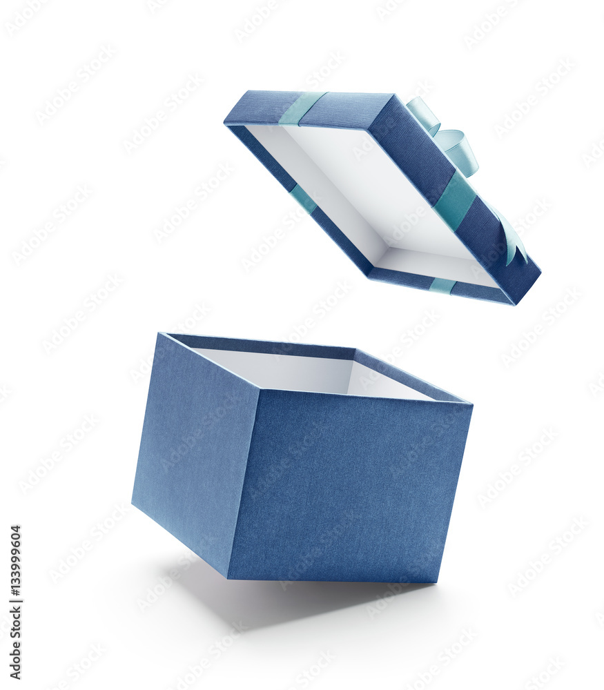 白色背景上隔离的蓝色打开礼盒-包含剪辑路径
