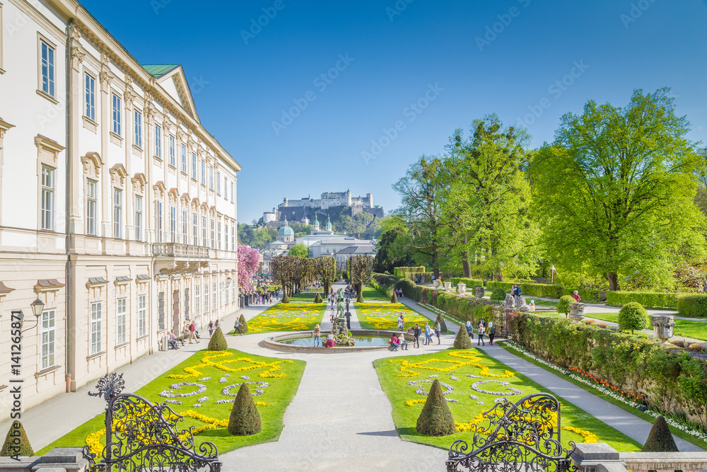 奥地利萨尔茨堡的米拉贝尔花园和霍亨萨尔茨堡堡垒