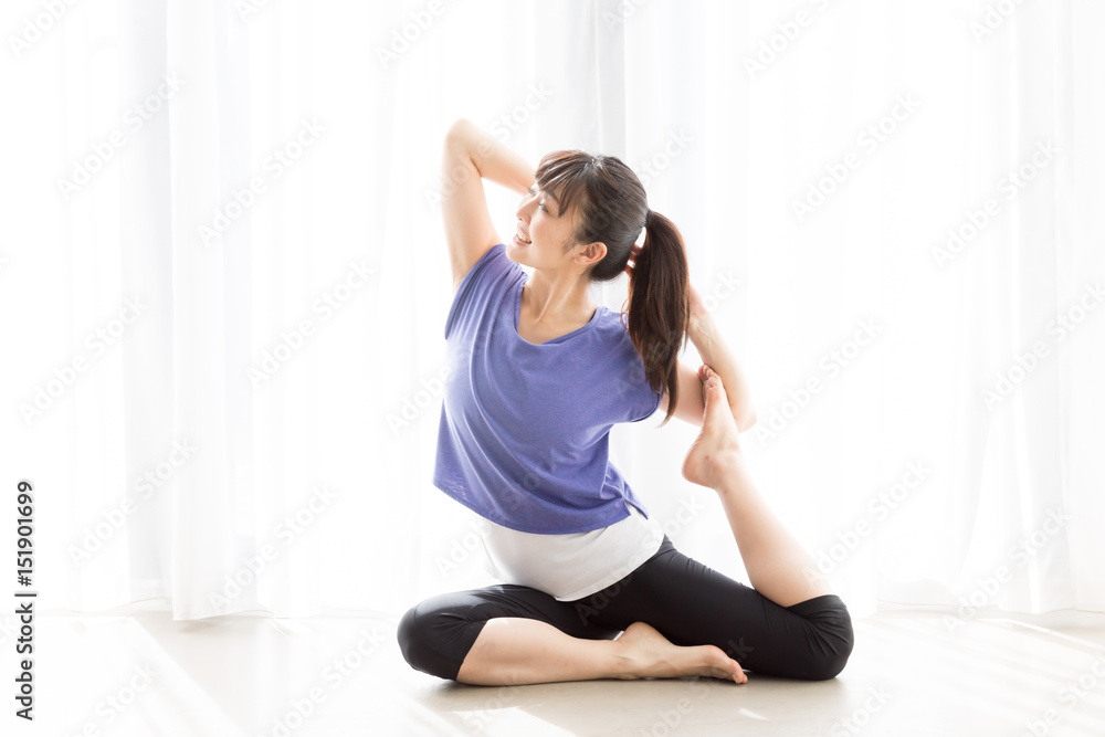 魅力亚洲女性瑜伽形象