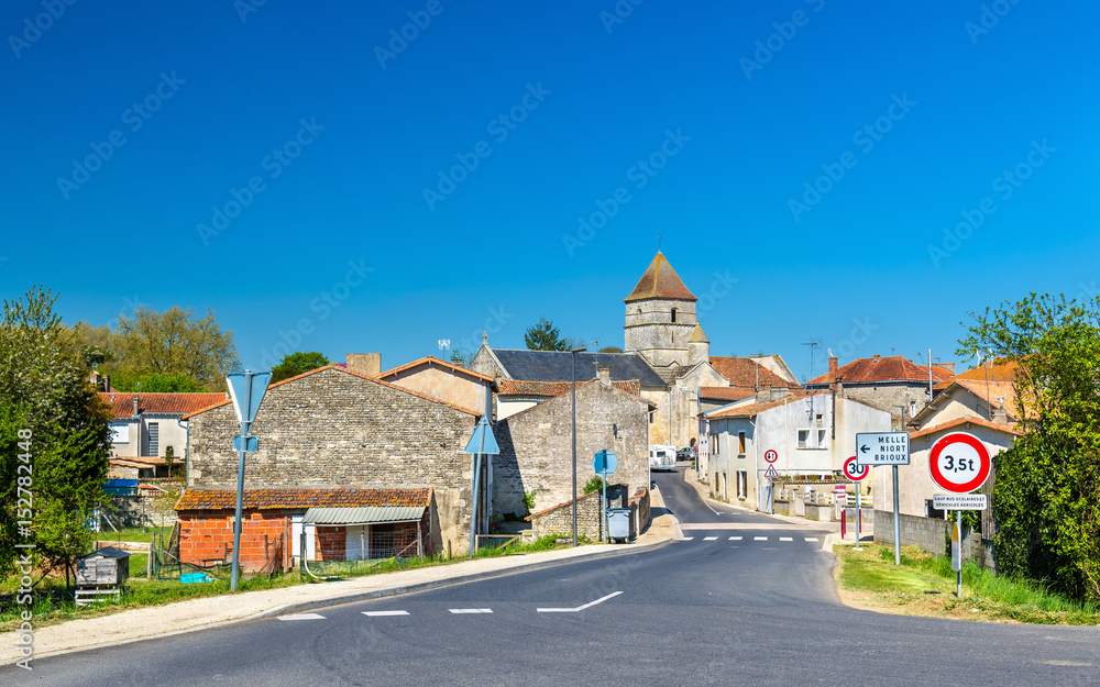 法国中世纪的Chef Boutonne村庄