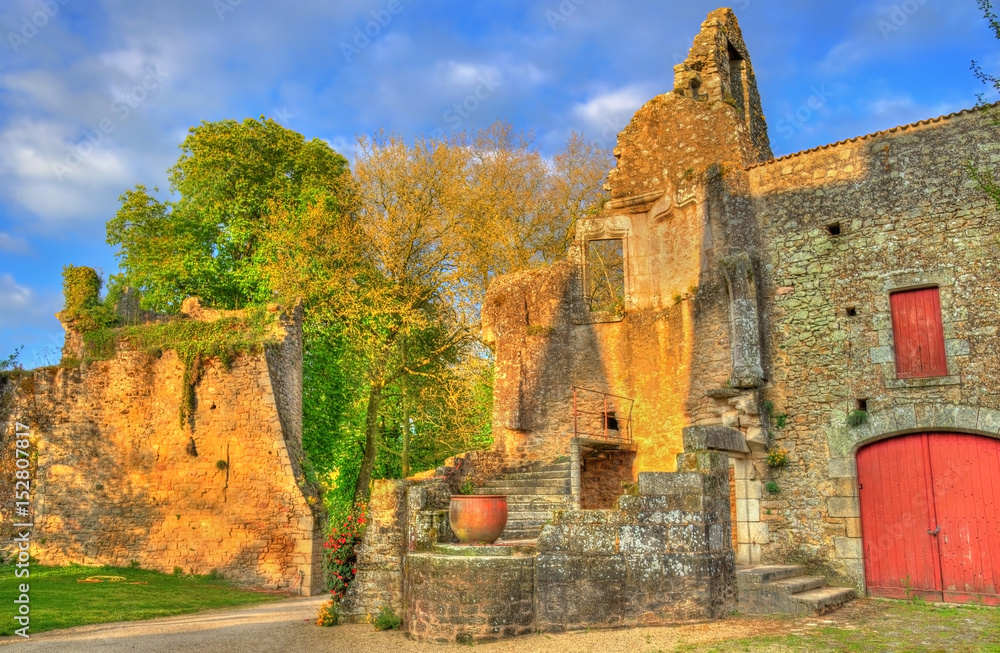 法国一座被毁的城堡，布列苏城堡