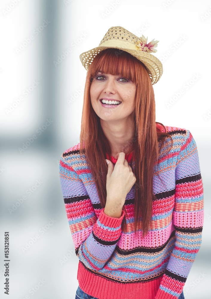 穿着毛衣的快乐女性潮人肖像