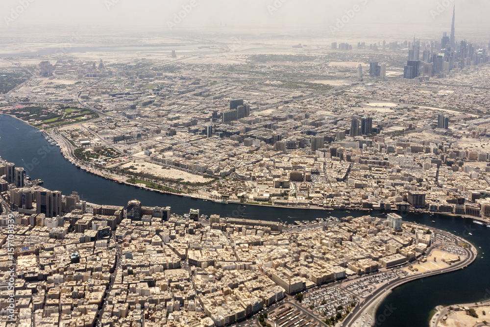 迪拜之城-沙尘暴后的阿里尔景观