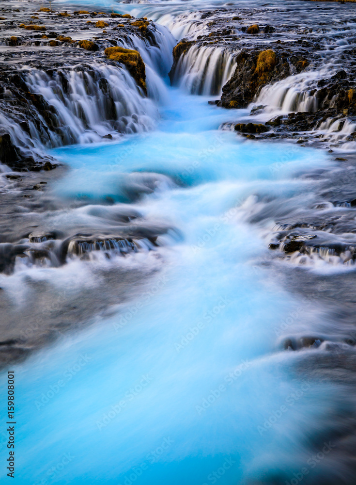 冰岛雷克雅未克布鲁尔福斯冬季瀑布