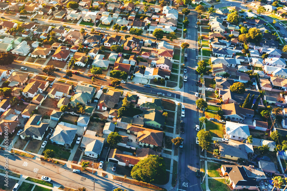 加利福尼亚州洛杉矶霍桑市一个住宅区的鸟瞰图