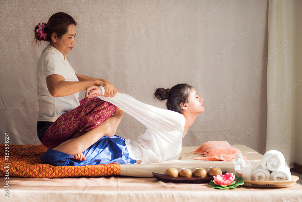 Thai original massage for woman in many spa