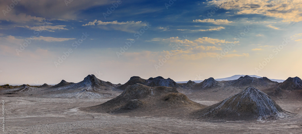 阿塞拜疆戈布斯坦的泥火山