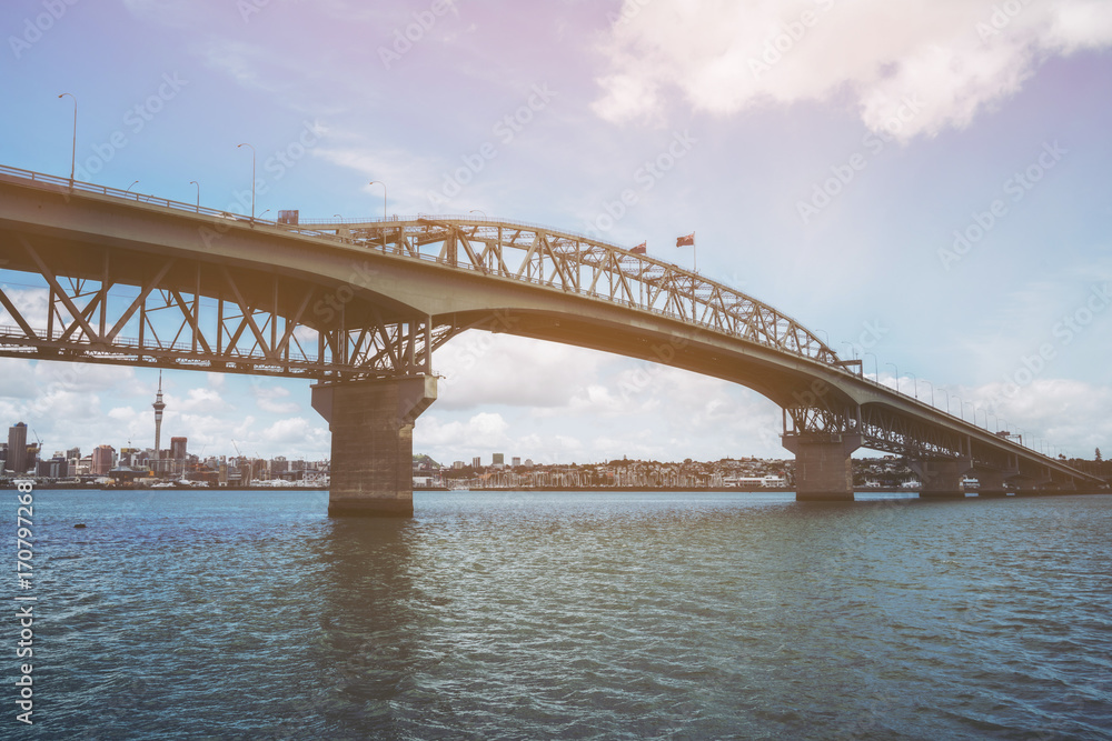 新西兰奥克兰的奥克兰海港大桥