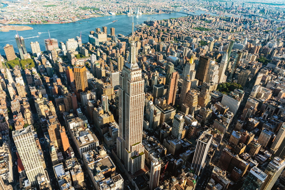 纽约市曼哈顿中城摩天大楼鸟瞰图
