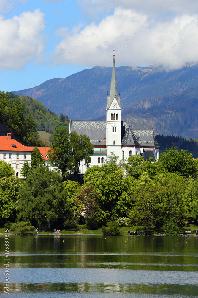 斯洛文尼亚Bled湖上的教堂