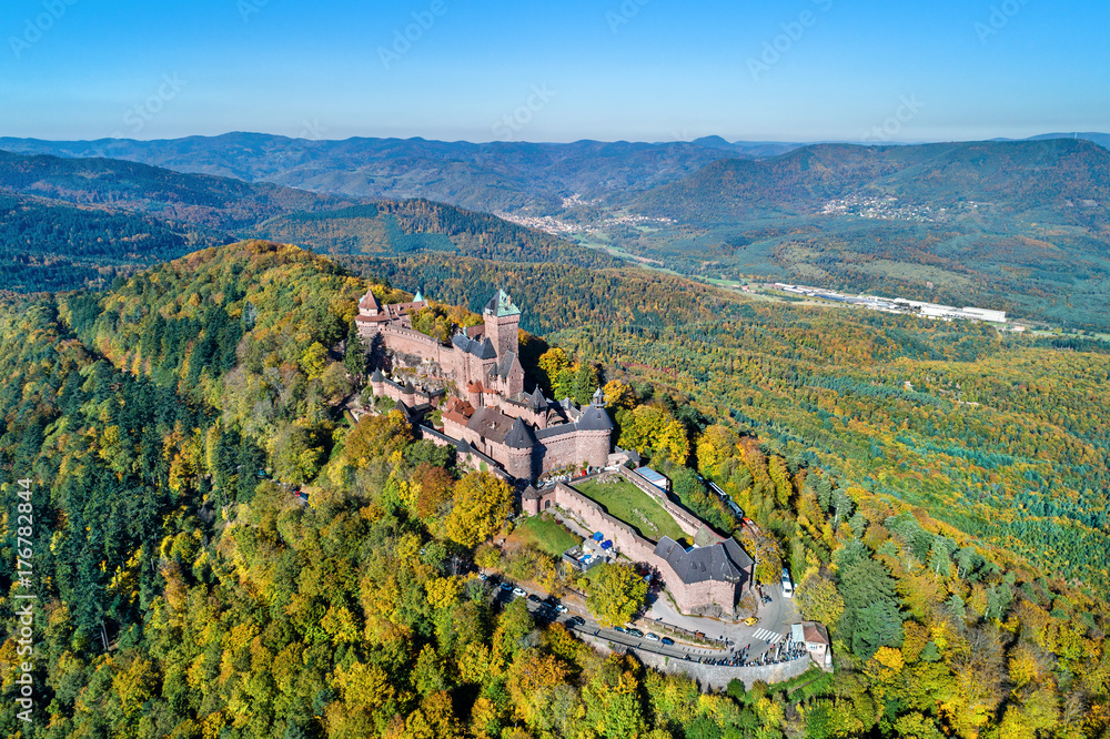 法国阿尔萨斯沃斯日山脉上柯尼希斯堡城堡鸟瞰图