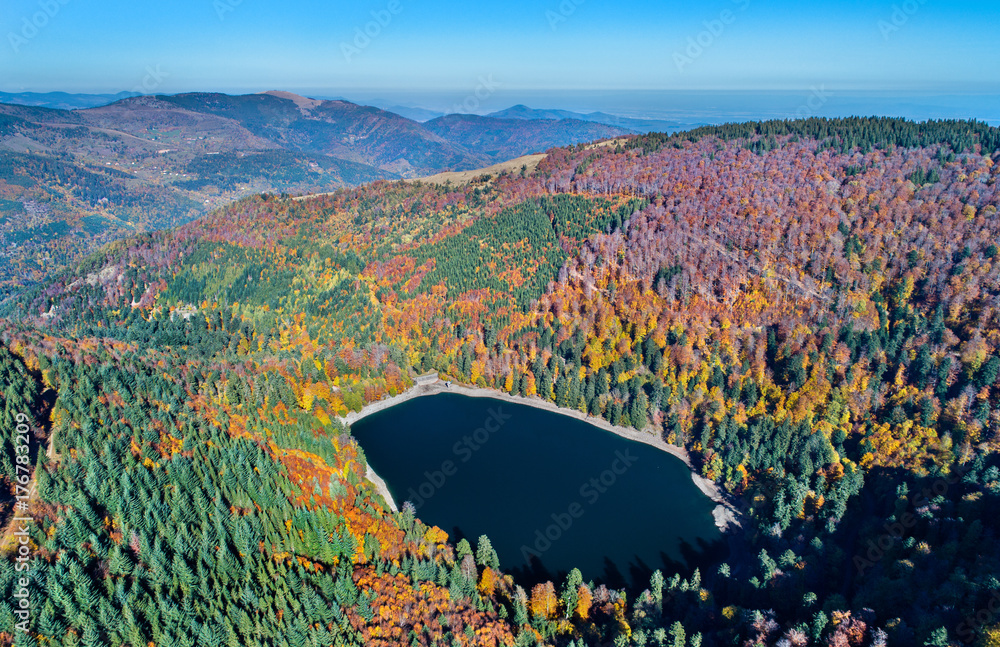 巴隆湖，法国上莱茵市沃斯日山脉的一个湖泊
