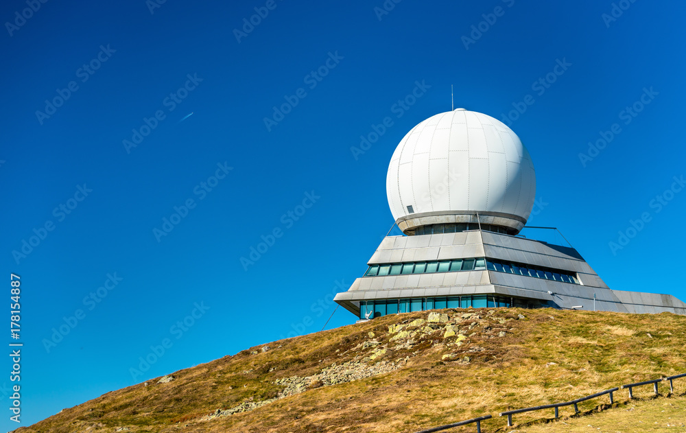 法国阿尔萨斯大巴隆山顶空中交通管制雷达站