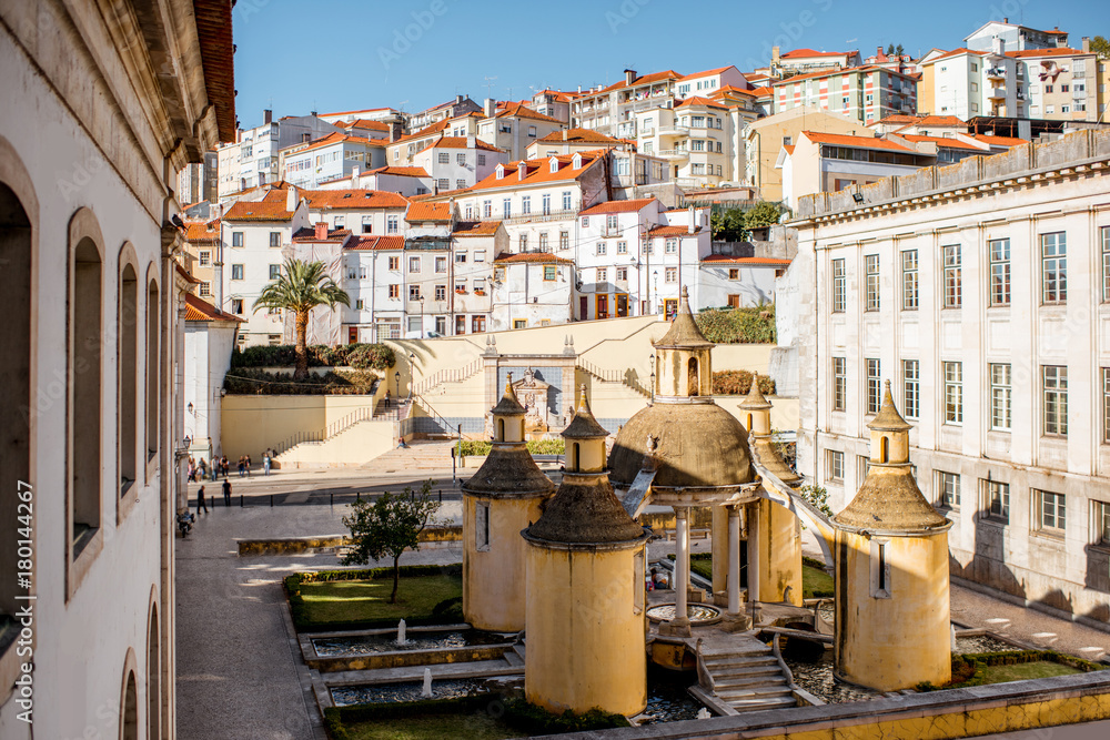 葡萄牙中部科英布拉市美丽的Manga graden俯视图