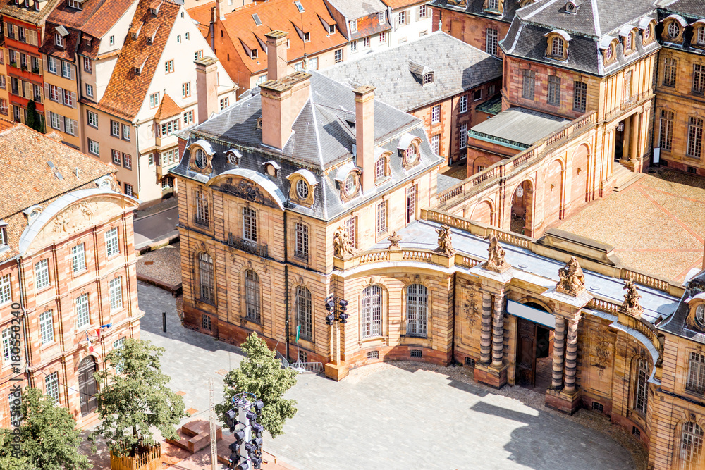 法国斯特拉斯堡市罗汉宫老城区庭院鸟瞰城市景观