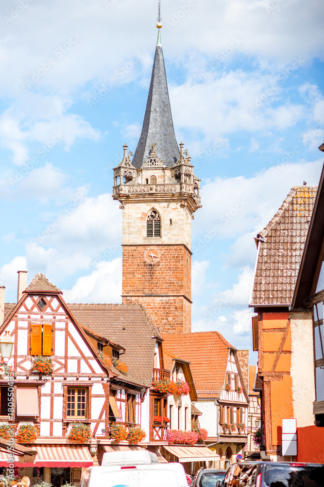 法国阿尔萨斯地区奥伯奈镇带中世纪塔楼的旧村庄的城市景观