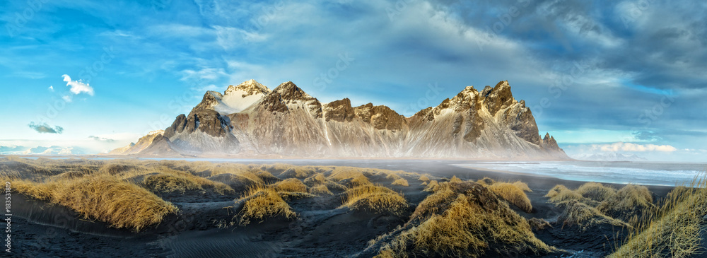 冰岛维斯特拉霍恩-斯托克内斯山脉