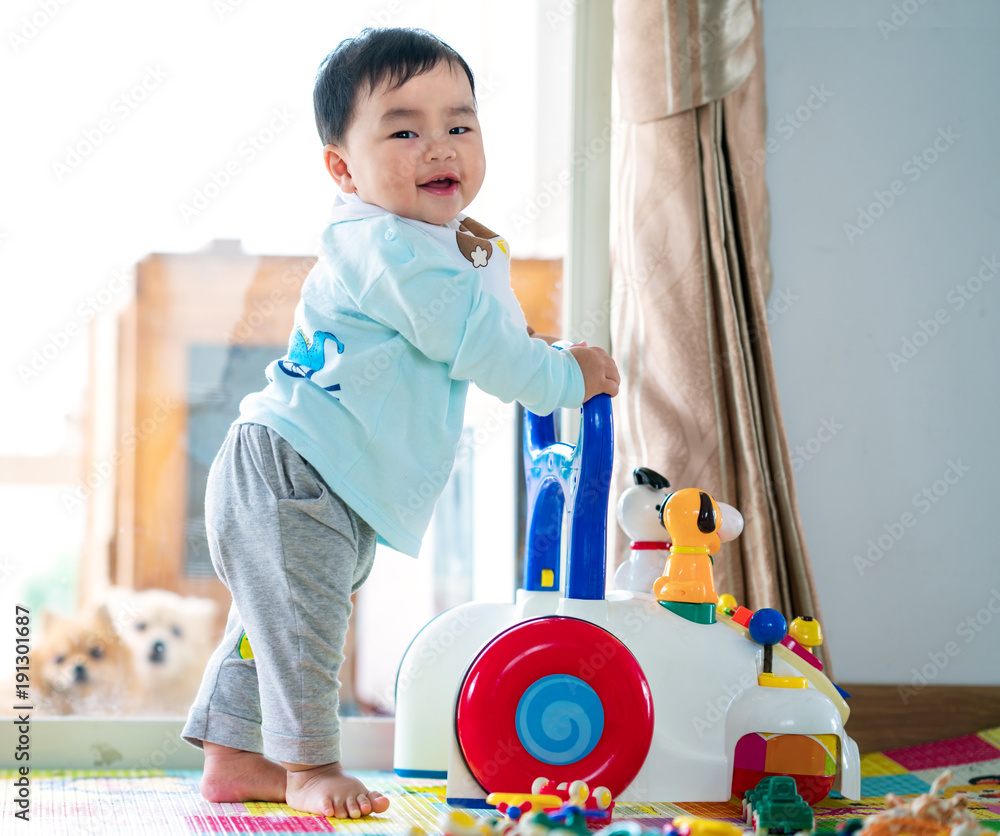 亚洲婴儿用学步车玩具训练走路