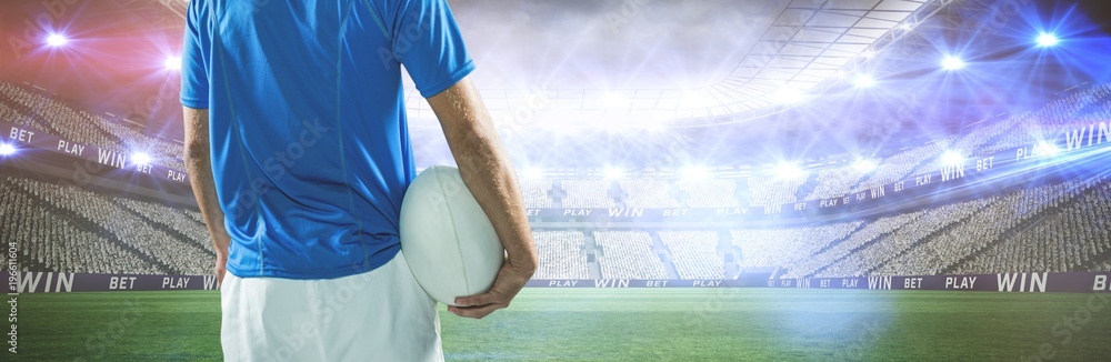 橄榄球运动员持球时视线移开的合成图像