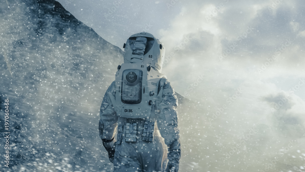 宇航员在外星暴雪中行走的照片。载人前往木卫二的任务，Technologi