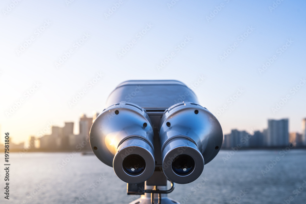 城市天际线望远镜