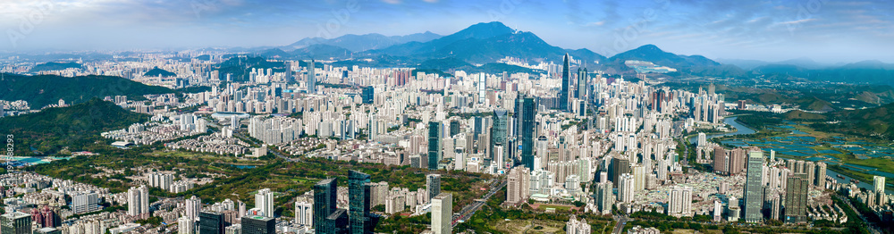 深圳的天际线、办公楼和现代城市景观