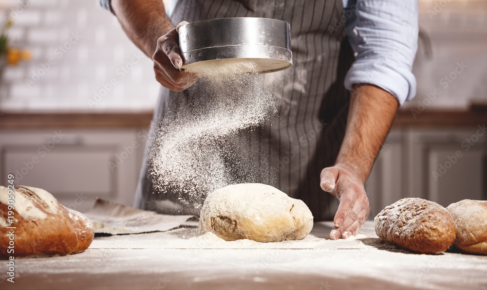 面包师的手——男性揉面团