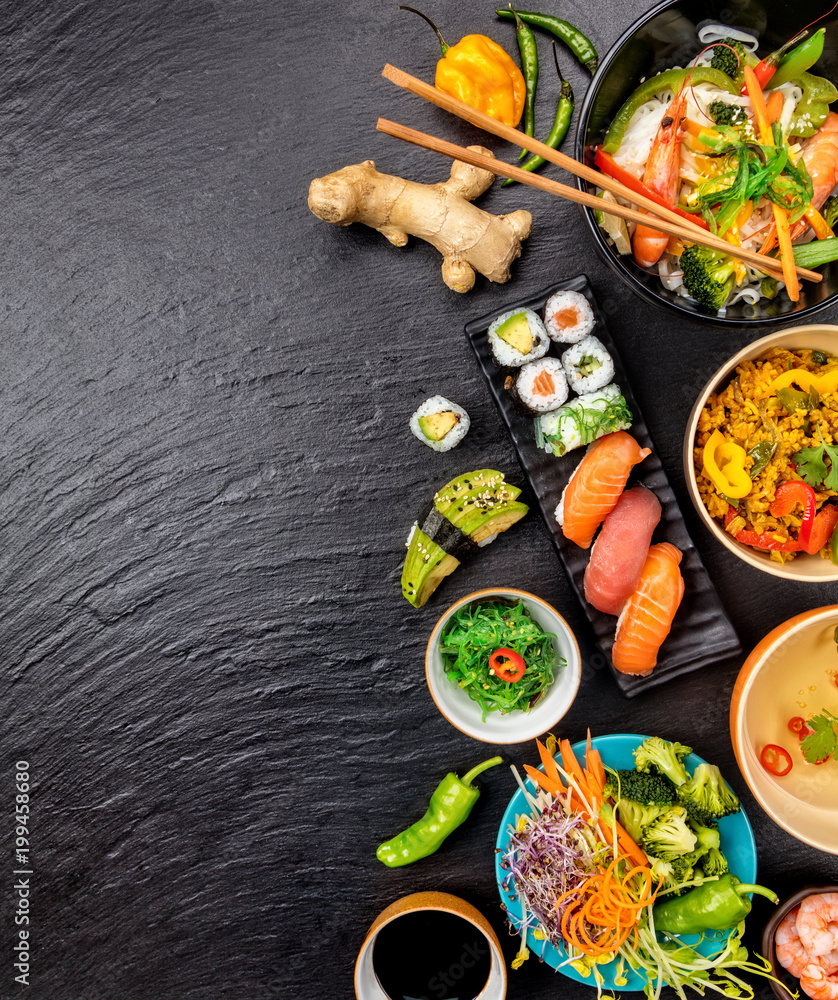 亚洲食物的多样性，包括多种食物和寿司