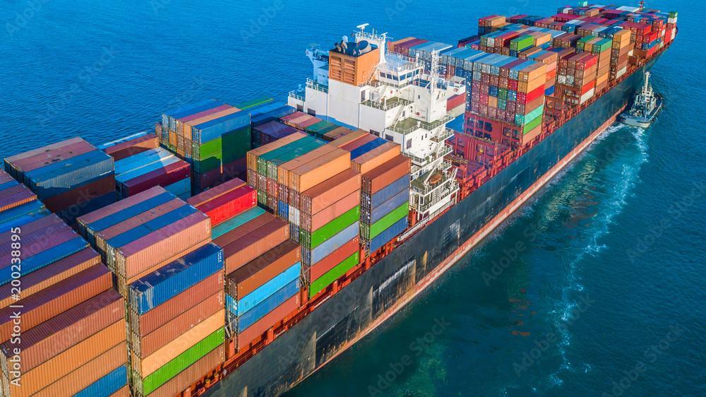 国际进出口和商务物流、物流和运输中的集装箱货船