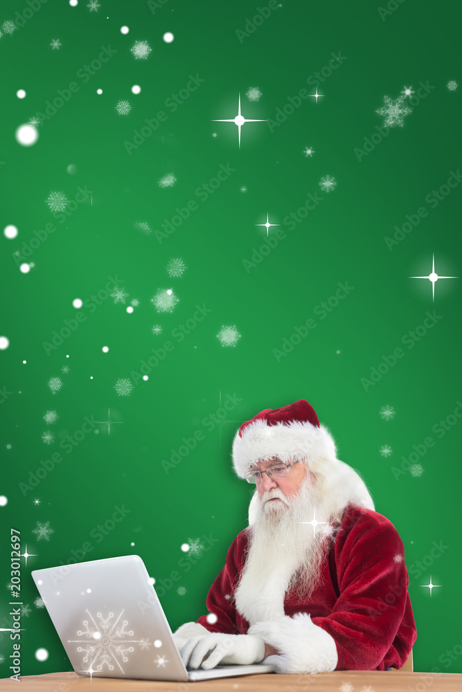 圣诞老人在网上冲浪反对绿色