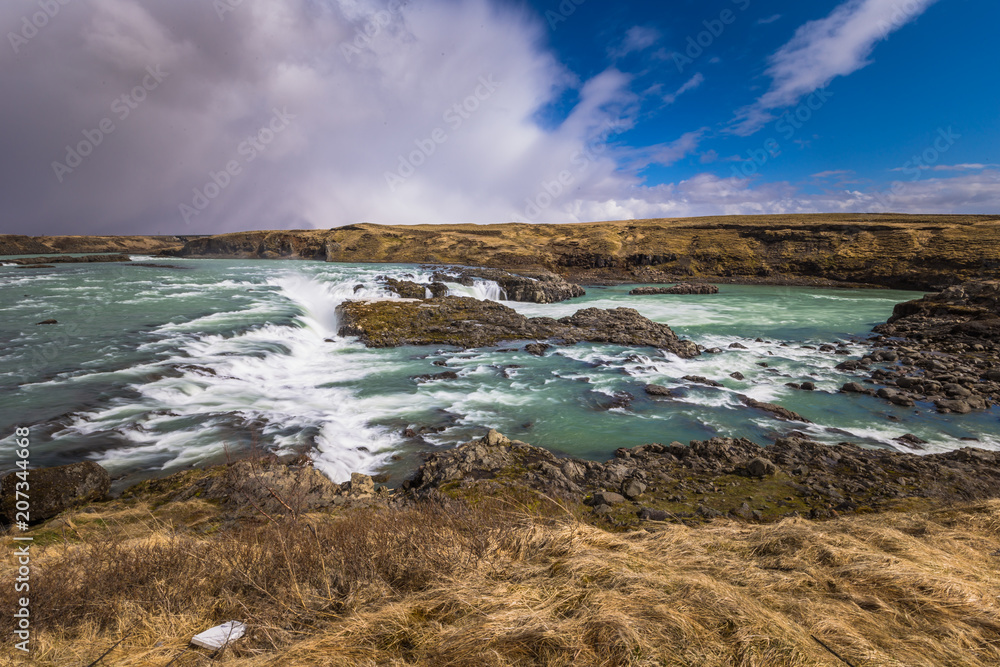 Urridafoss-2018年5月4日：冰岛Urridafass瀑布