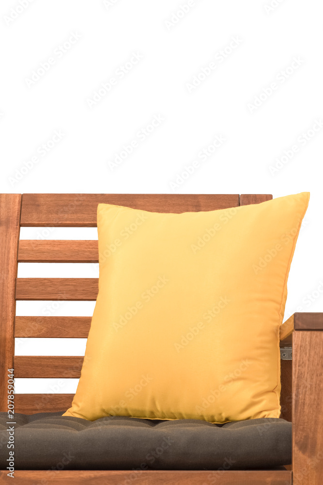 白色背景隔离带软垫的木椅