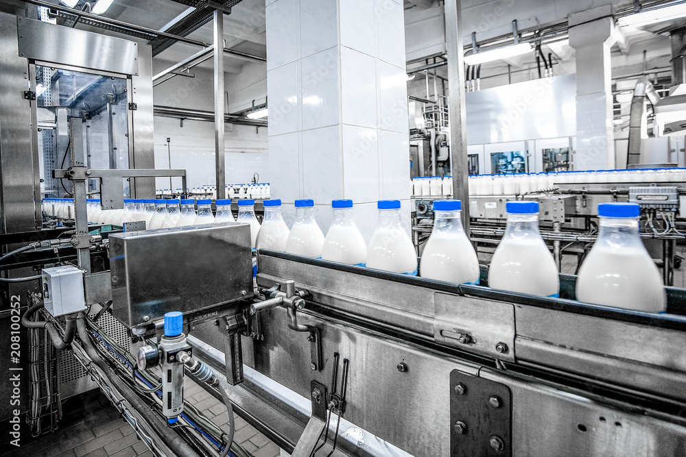 工厂牛奶生产