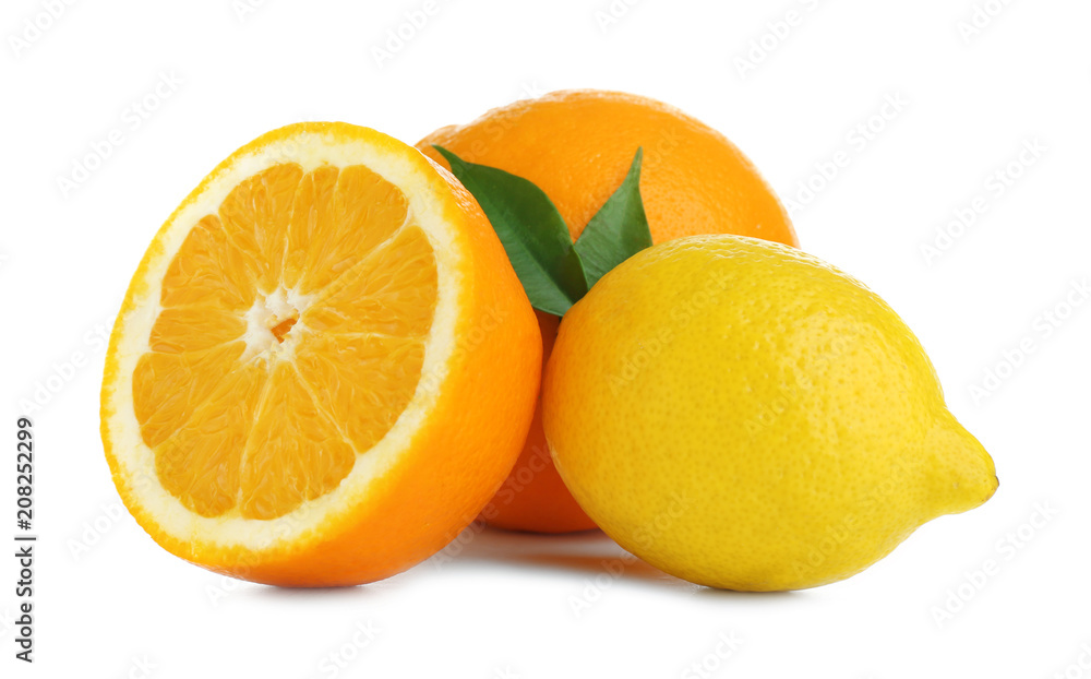 白色背景下的美味柑橘类水果