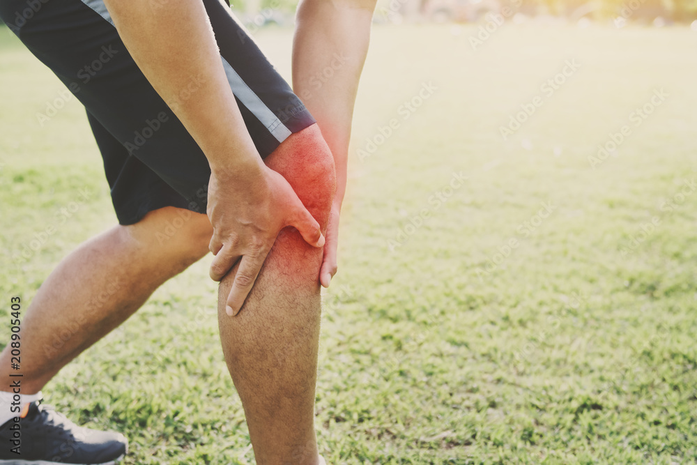 公园跑步膝盖受伤的跑步运动