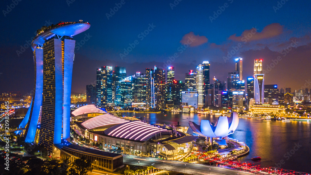 新加坡城市天际线鸟瞰图。