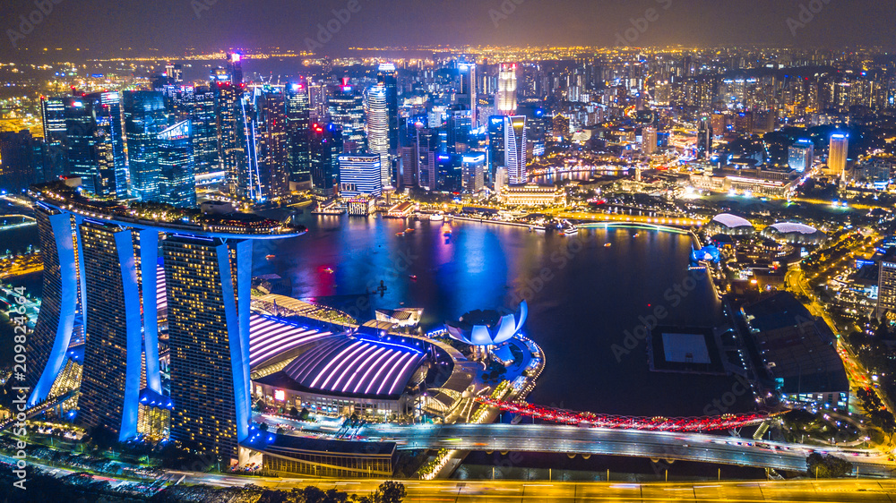 新加坡城市天际线鸟瞰图。