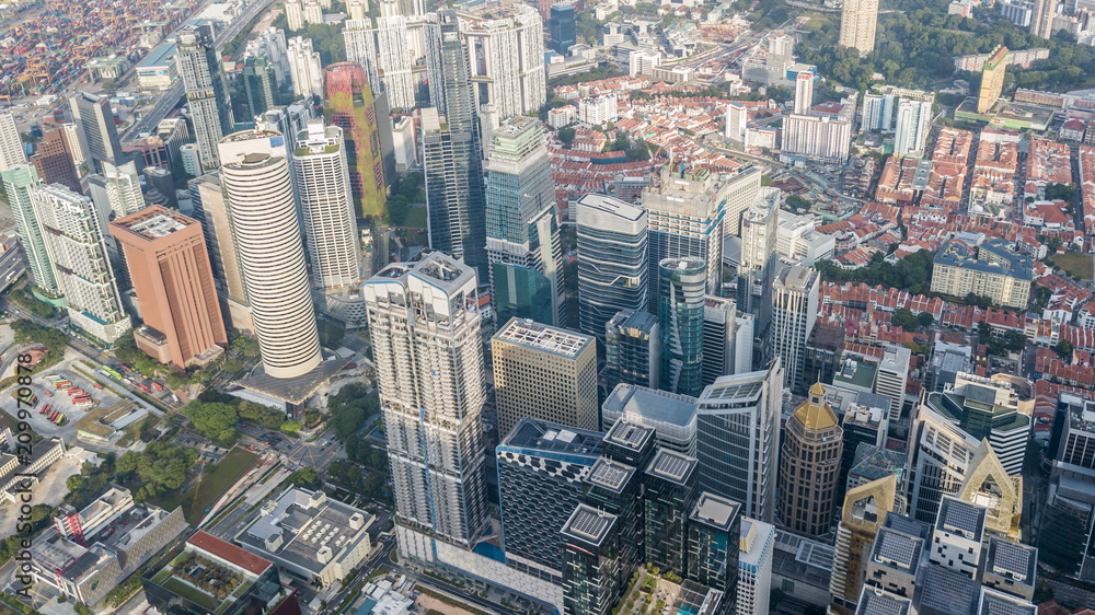 鸟瞰新加坡城市天际线。