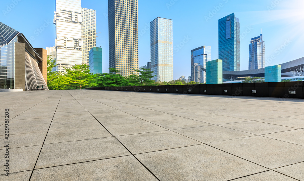 中国深圳的空置广场层和现代城市商业建筑