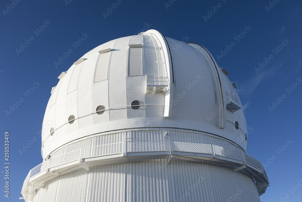 夏威夷大岛莫纳克亚加拿大法国夏威夷望远镜（CFHT）：