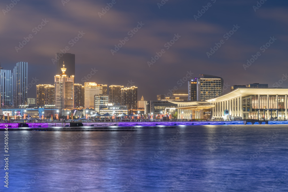 青岛湾游艇码头与城市建筑景观