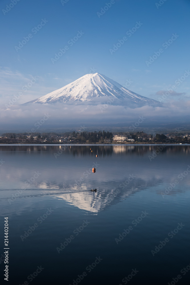 清晨的富士山和河口湖