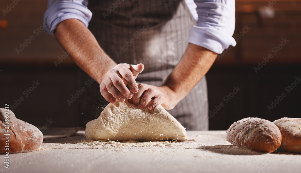 面包师之手——男性揉面团