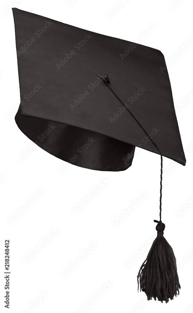 白色背景下隔离的黑色毕业帽。