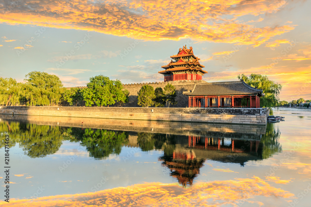 日落时分的紫禁城望塔，中国北京
