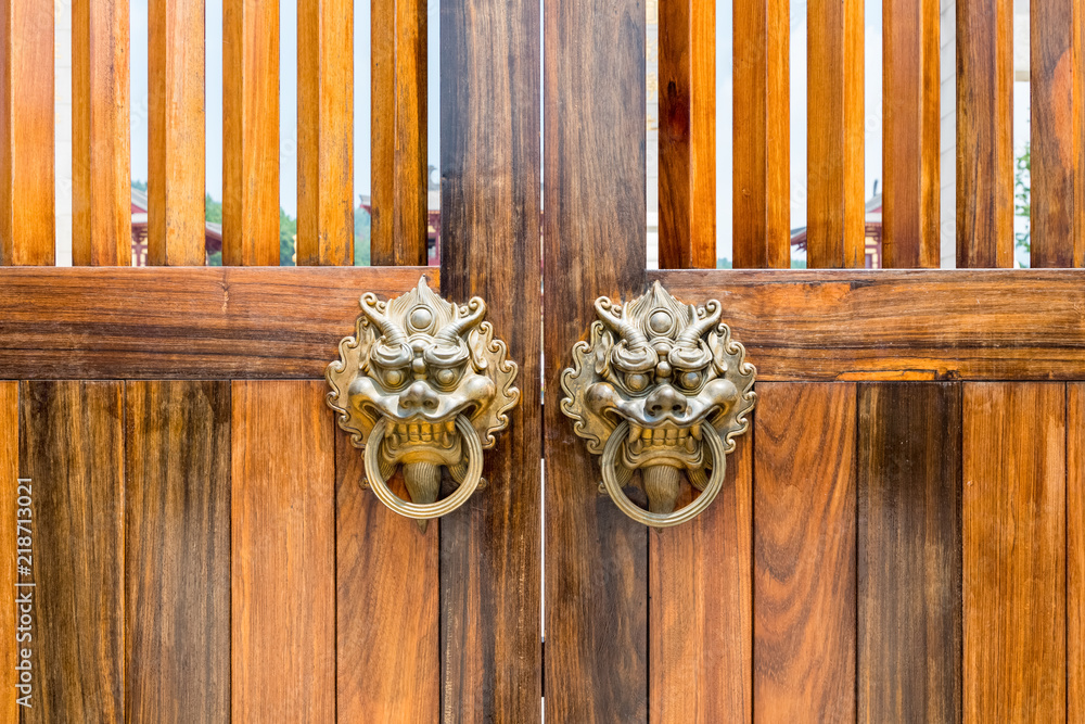 传统木门和门环