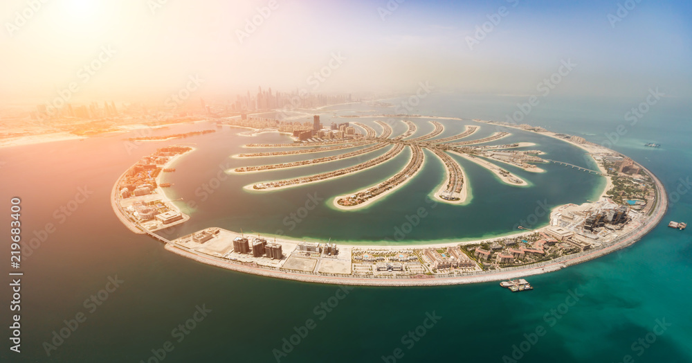 迪拜人工棕榈岛鸟瞰图。