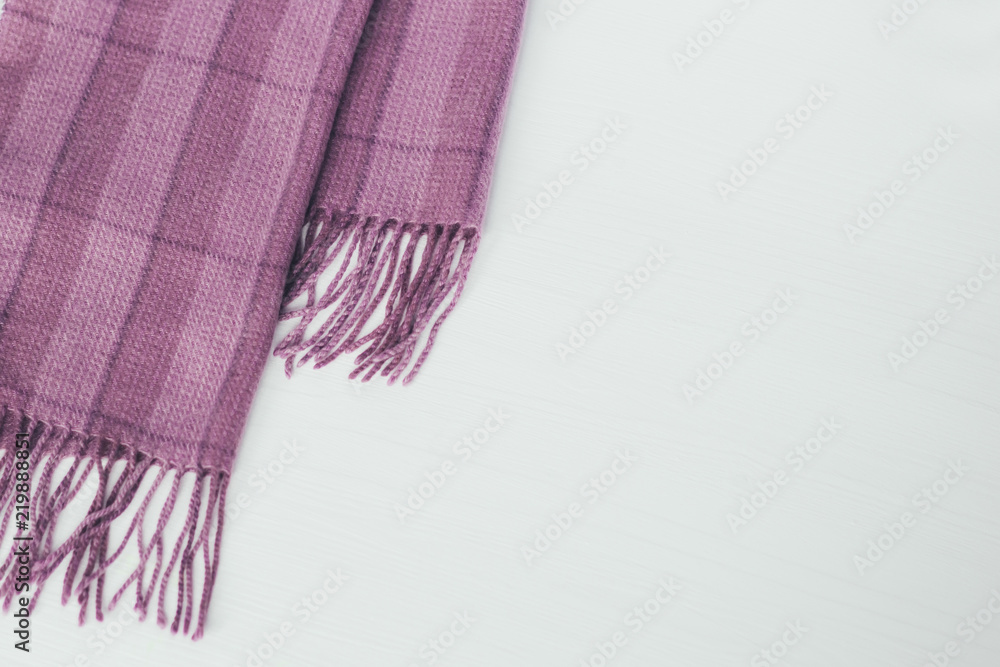 白底紫丁香方形围巾